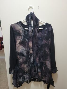 Artistic Textured Tunic Top in Black and Charcoal - Minkas